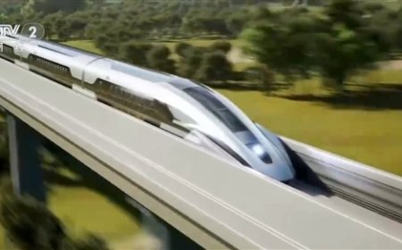 时速 600 公里贴地飞行，我国超导电动高速磁浮列车首次亮相世界