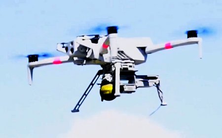 落后全球趋势 美军高调展示无人机投掷手榴弹