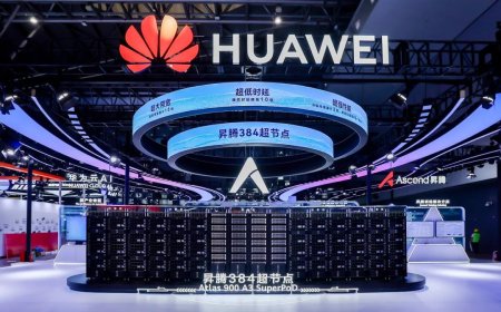 华为首次线下展出昇腾 384 超节点：业界最大规模 384 卡高速总线互联