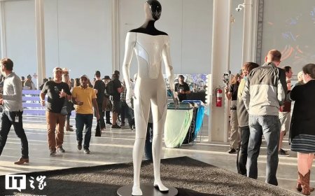 马斯克：特斯拉 Optimus 人形机器人量产版将采用全新 V3 设计，非常精致