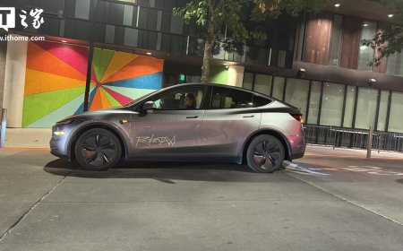 特斯拉 Robotaxi 即将登陆加州，官方信息暗示安全员需坐在驾驶位