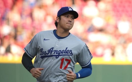 Shohei Ohtani leaves Dodgers game as pitcher vs Reds, but returns to bat