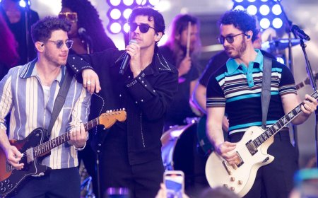 Jonas Brothers Launch First-Ever Livestream Tour With Samsung TV