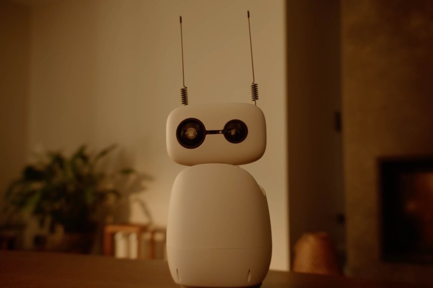 Hugging Face 桌面机器人 Reachy Mini 开订：长相呆萌，支持超 170 万个 AI 模型