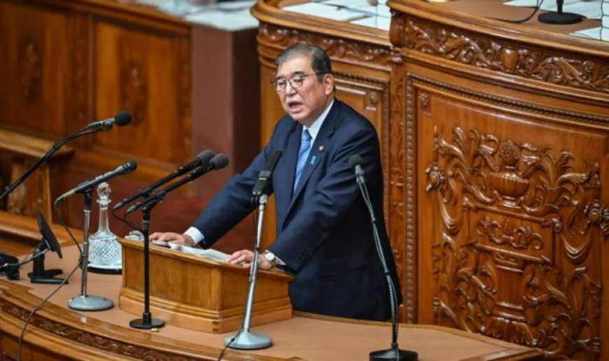 使尽浑身解数取悦特朗普，关税反增1个点，日本给了什么启示？