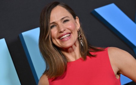 This Jennifer Garner-Loved Brand Just Launched a Vitamin C Serum That Brightens Aging Skin