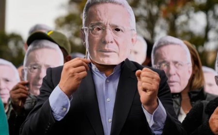 哥伦比亚前总统乌里韦被判处12年软禁