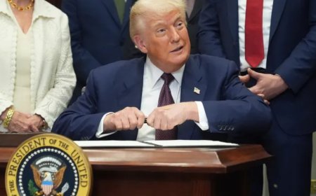 与俄罗斯的口水仗升级：特朗普下令部署两艘核潜艇