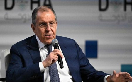 俄外长：提议成立政治军事问题工作组 正等乌回应