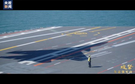 我国首艘电磁弹射型航母“福建舰”进入最后攻坚时刻，正在攻克能否兼容从滑跃到弹射起飞的无缝转接