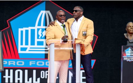 Emotional Sterling Sharpe makes heartfelt gesture to brother Shannon at Hall of Fame days after firing