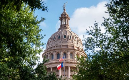 Texas Democrats flee state to block Trump-backed redistricting vote in dramatic legislative move