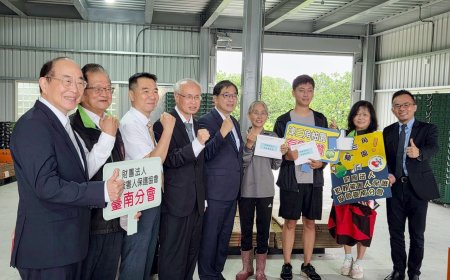 丹娜絲重創南台！法務部長送慰問金　陪更生、馨生家庭重建家園