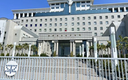 國小導師被控涉嫌偷拍女學生裙底、裝針孔！　台南地院駁回撤押