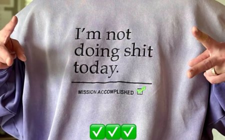 Justin Timberlake Relaxes at Home Amid Lyme Disease Diagnosis