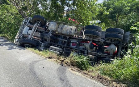 彰化芬園混凝土車失控翻覆　消防破窗救出駕駛送醫