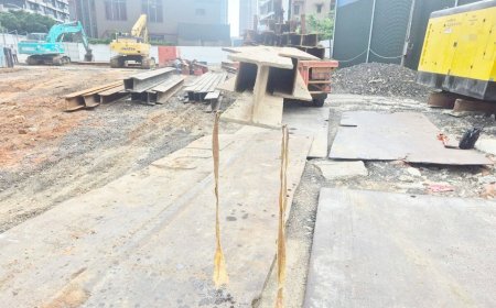 聯結車載「史詩級超長」H型鋼構...右轉擊落騎士　恐怖畫面曝