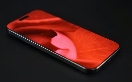 苹果 1000 亿美元追加投资让特朗普松口：iPhone 短期内不会美国组装