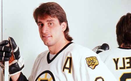Unlikely Dumb and Dumber star is NHL Hall of Famer in charge of $3billion franchise with record only bettered by Wayne Gretzky