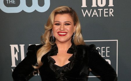 Kelly Clarkson's Residency Postponement Sparks Calls For 'Refund'