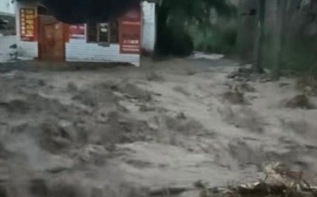 甘肃榆中强降雨致山洪4000余人被困，仍有村庄失联