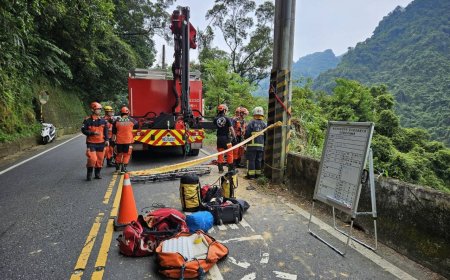 快訊／大貨車北宜翻覆！駕駛「飛墜50米深谷」找到了　命危搶救中