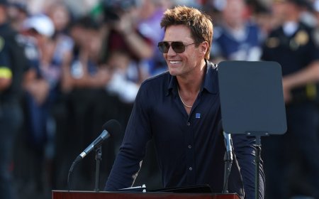 Patriots unveil statue of Tom Brady outside stadium: 'This statue isn't just for Pats fans'