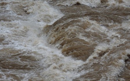 甘肃榆中山洪灾害已致10人遇难33人失联，2700余人正参与救援