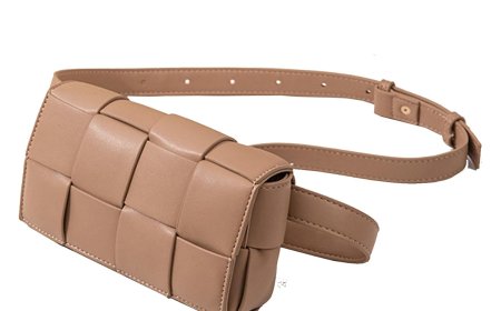 Jennifer Aniston’s Go-To Woven Bag Is a Hands-Free Staple — Get the Look