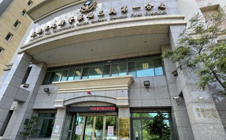 高雄巡佐車子霸停影印店門口！還嗆：不移怎樣　分局開鍘記申誡