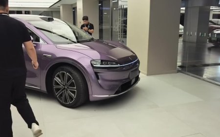 鸿蒙智行新款智界 R7 汽车陆续到店，产品总监称工厂正全力生产保障展试驾车尽快进店