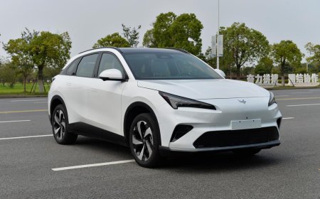 极狐新款阿尔法 T5 申报图公布：全新前脸设计，现款 11.98 万元起