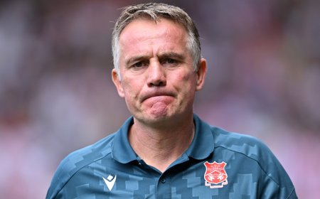 Wrexham in double blow as boss Phil Parkinson fears summer signing has suffered ligament damage