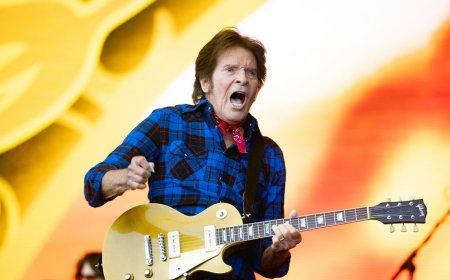 Rock legend praises Bruce Springsteen for ‘not being afraid’ to slam Trump on stage