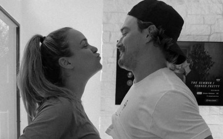 MLB Player Kike Hernandez and Wife Mariana Vicente Expecting Baby No. 2