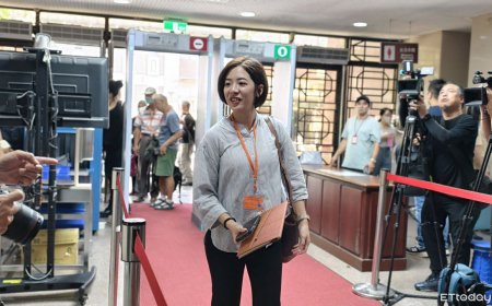 快訊／柯文哲抵北院開庭！學姊黃瀞瑩挺孕肚現身：不能推擠我了