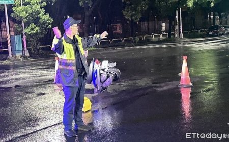 高雄颱風天大雨「人孔蓋跑了」！　婦機車龍頭卡洞口慘摔