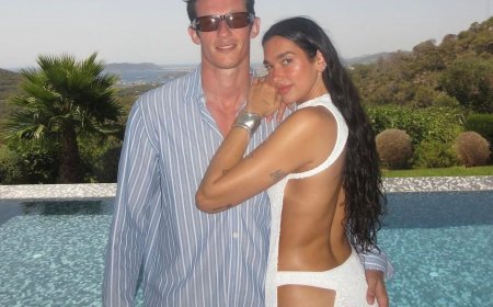 杜娃黎波穿「露臀裝」慶生　性感歌姬火辣指數破表