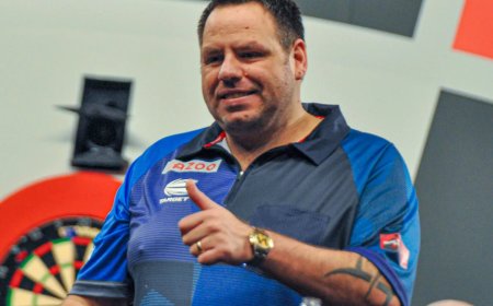‘Going to hear him shouting’ – Darts legend Adrian Lewis set for return in front of famous mentor