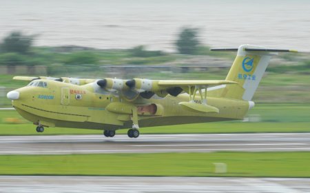 我国 AG600“鲲龙”批产第二架机完成生产试飞