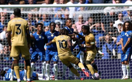 Eberechi Eze falls victim of Premier League first as stunning free-kick controversially disallowed