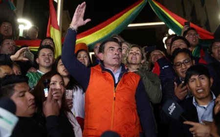 玻利维亚将举行中右翼总统决选