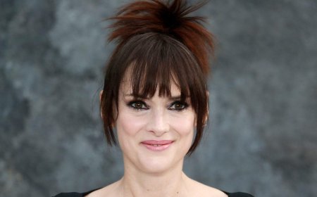 Winona Ryder Slams Hollywood For Making Aging Difficult With Plastic Surgery