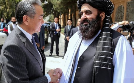 中国外长访问阿富汗 提出与塔利班政权深化合作