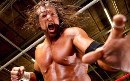 WWE legend erupts at body-shaming abuse aimed at Triple H after yacht photo goes viral