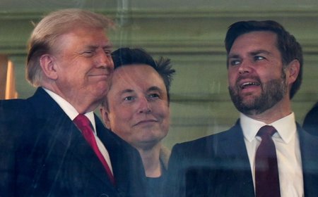 马斯克否认暂停组建新政党，万斯喊话：你已无法回归中间派