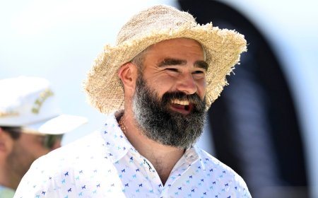 Jason Kelce Shows Off Muscles, Slimmed Down Body in Gym Pictures