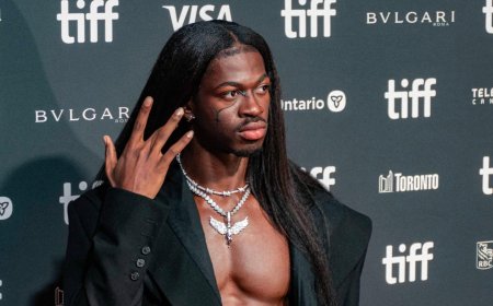 Fans React To Lil Nas X's Heartbreaking Admission About Navigating 'Pretty Difficult' Past Few Years