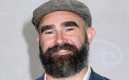 Online Users Share Outrageous Reactions To Former NFL Star Jason Kelce's Recent Transformation Pics