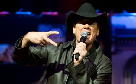 Country star Ronnie McDowell told son he was 'having a stroke' during live performance